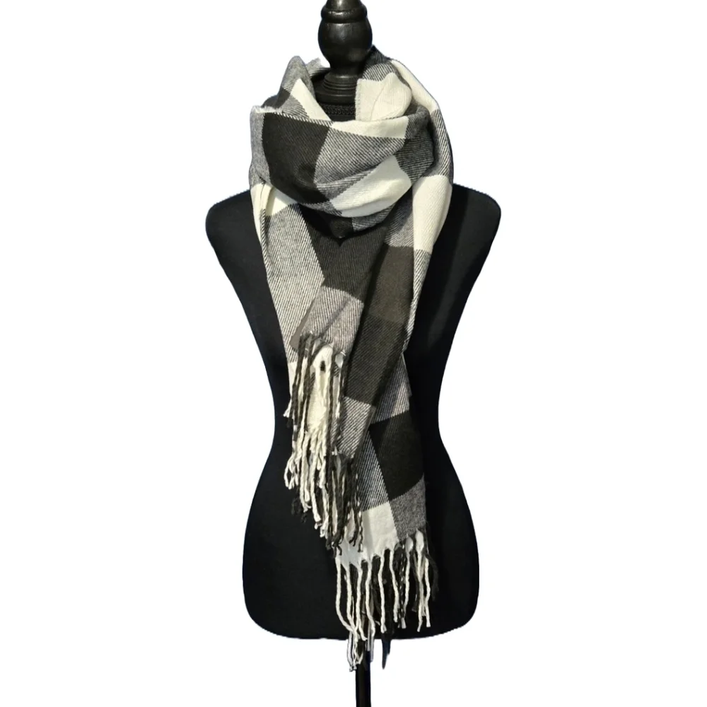 Steve Madden Wide Plaid Scarf Black & White NWT New Cozycore